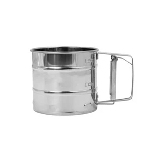 Polvilhador Caneca Peneira com Gatilho em Inox para farinha Tapioca 10x 5x 9 cm